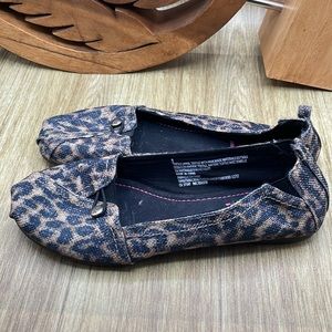 TARGET Law Paw Animal Print Fabric Flats - 9 US